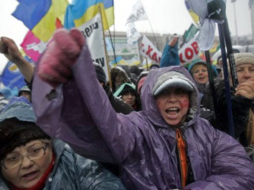 Большинство украинцев готовы к протестам, а треть - к столкновениям