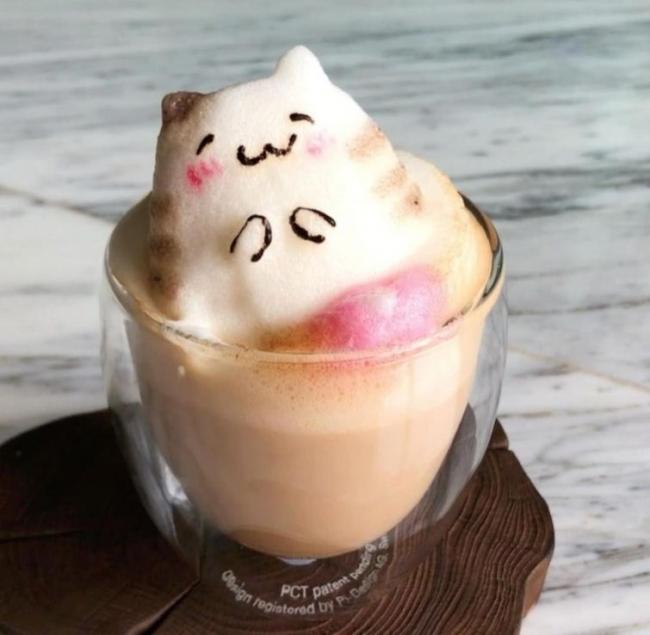 Фантастические 3D-рисунки на кофе из молочной пены (ФОТО)