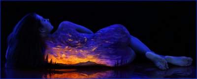 Ультрафиолетовый боди-арт от талантливого художника. Фото
