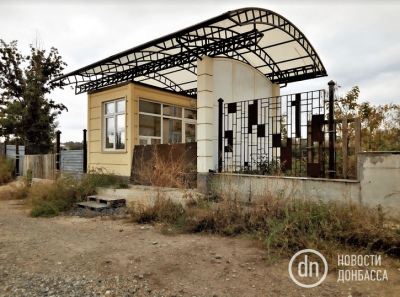 Элитная школа на оккупированном Донбассе превратилась в развалины. Фото