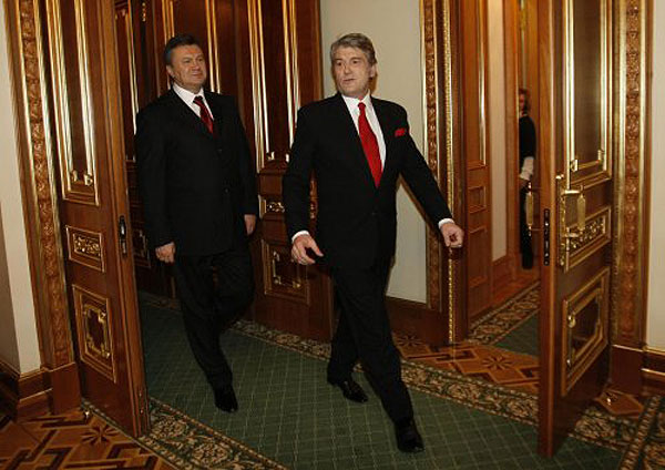 Украинцы поставили Януковичу ту же оценку за первый год, что и Ющенко