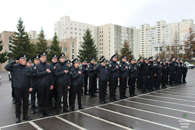 Присягу патрульных приняли 174 полицейских в Киеве и Одессе 01