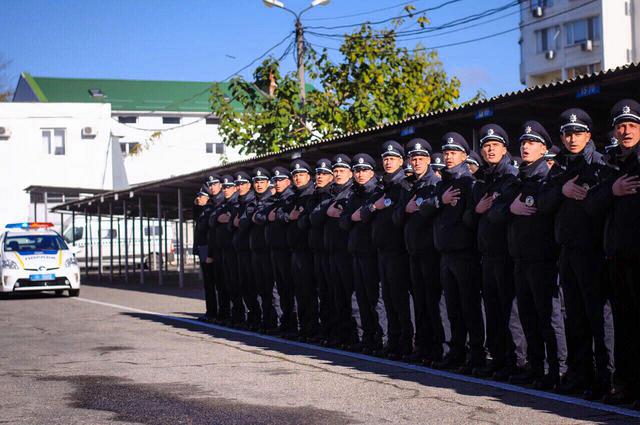 Присягу патрульных приняли 174 полицейских в Киеве и Одессе 03