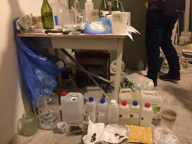 Полиция накрыла нарколабораторию в Борисполе: изъято амфетамина на 120 тыс. грн 01