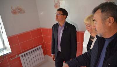 Школьный туалет за миллион в Мариуполе подняли на смех