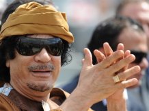Каддафи вооружит миллионы ливийцев и обещает Западу "второй Вьетнам"