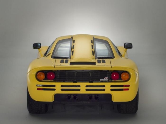 Новенький McLaren F1 в заводской упаковке на продажу