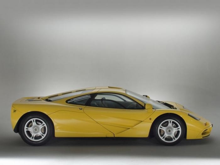 Новенький McLaren F1 в заводской упаковке на продажу