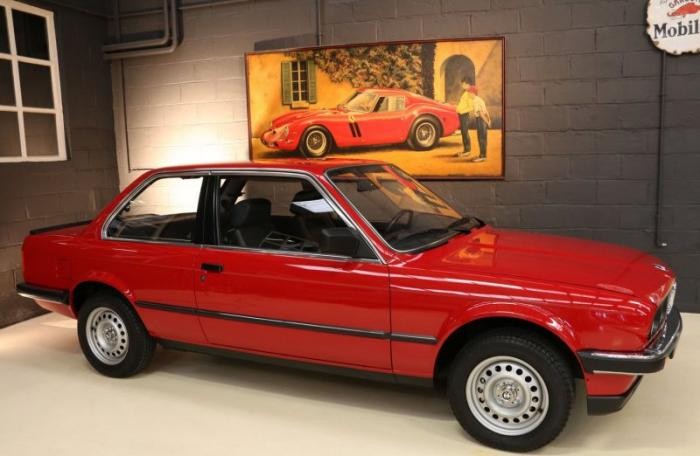 В Бельгии продают новую BMW 1985 года