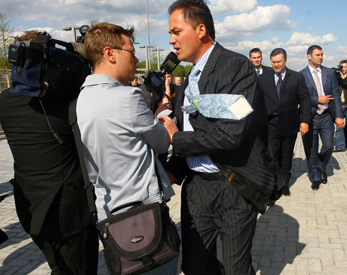 Охранники Януковича знают по три языка и имеют невероятно высокий IQ