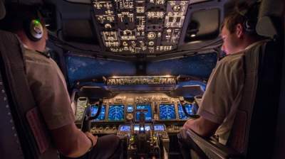 Как выглядит мир из кабины пилота самолета. Фото