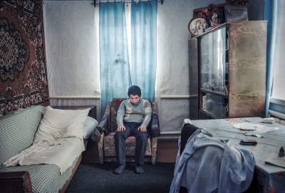 Фотограф показал, как устроен город для бывших заключенных в Казахстане. Фото