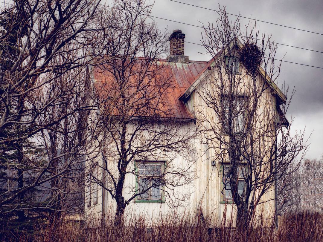 Одинокие заброшенные дома от Britt Marie Bye
