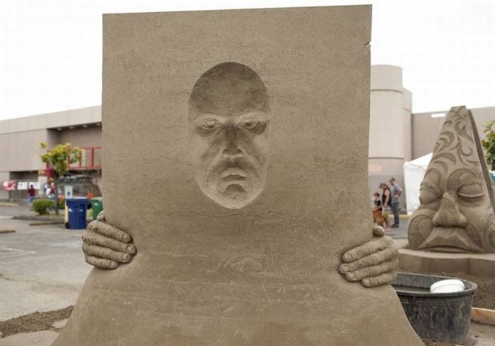 Самые необычные скульптуры из песка