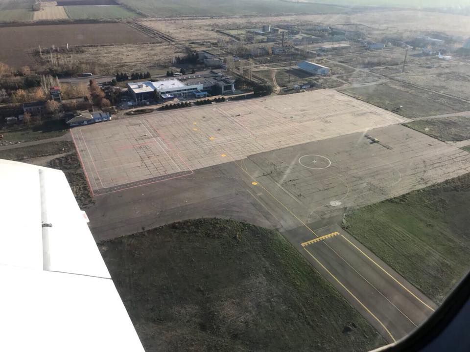 В сети опубликованы фото взлетной полосы Николаевского аэропорта с высоты птичьего полета, - ФОТО