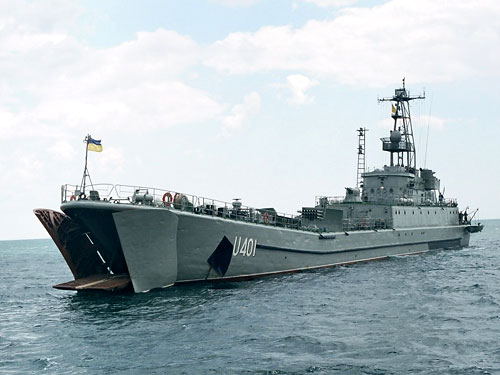 Украинский десантный корабль прибыл в порт Триполи для эвакуации граждан