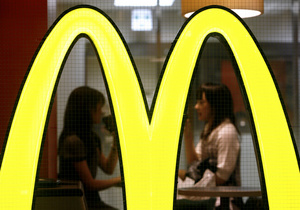 McDonald's возьмет на работу 50 тыс. сотрудников за один день