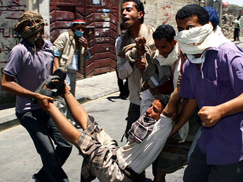 В Йемене полиция расстреливает демонстрантов: есть убитые и раненые
