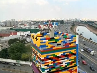 В Бразилии построили 31-метровую башню из "Лего"