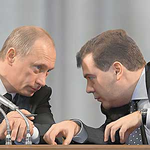 Медведев признал, что у него и Путина разные позиции
