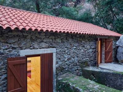 В Португалии из старой мельницы сделали уютный дом. Фото