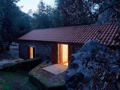 В Португалии из старой мельницы сделали уютный дом. Фото