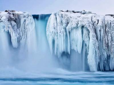 Глаз не оторвать: замерзшие водопады мира. Фото