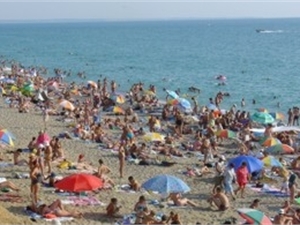 В Крыму обещают сделать больше бесплатных "мест под солнцем" 