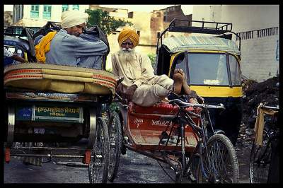 Повседневная жизнь Индии в подборке удивительных снимков. Фото