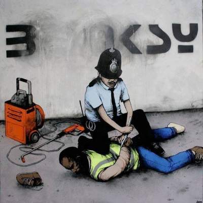 Реалии мира в провокационных граффити талантливого художника. Фото