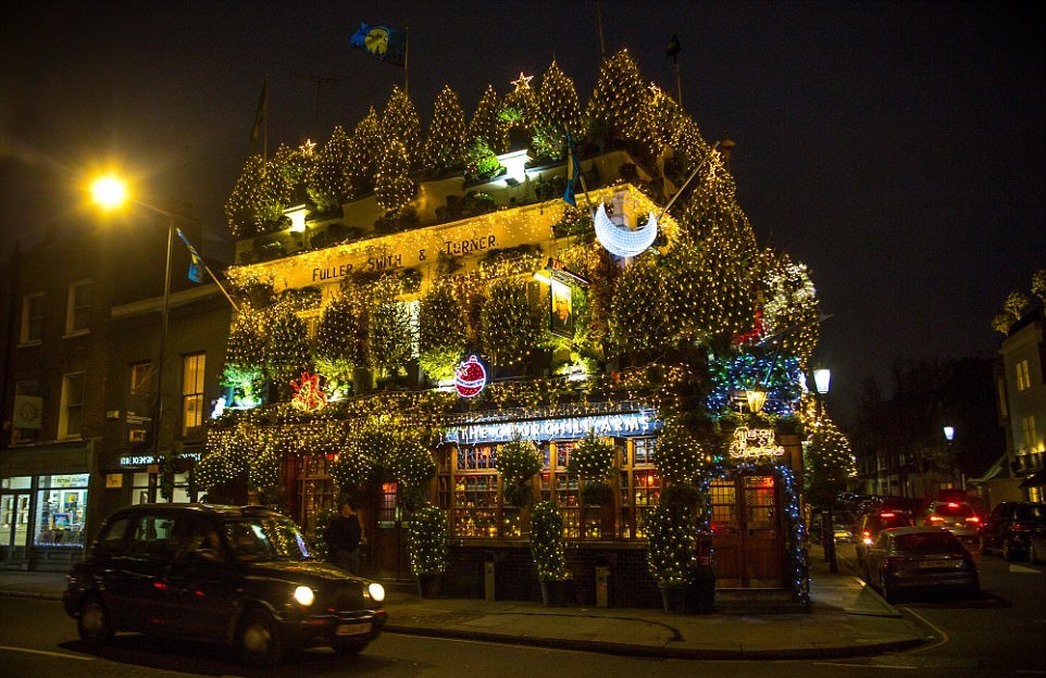 Самый праздничный бар в Великобритании