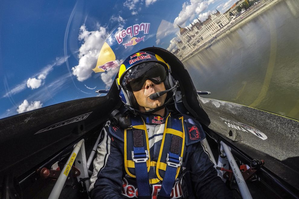 30 лучших экстремальных фото 2017 года от Red Bull