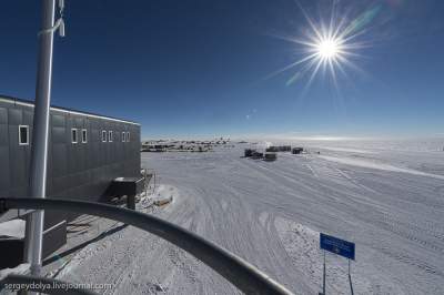 Как устроены станции на Южном полюсе. Фото