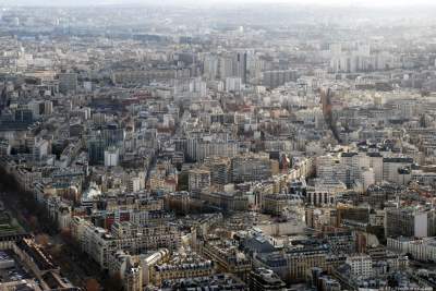 Как выглядит Париж с вершины Эйфелевой башни. Фото