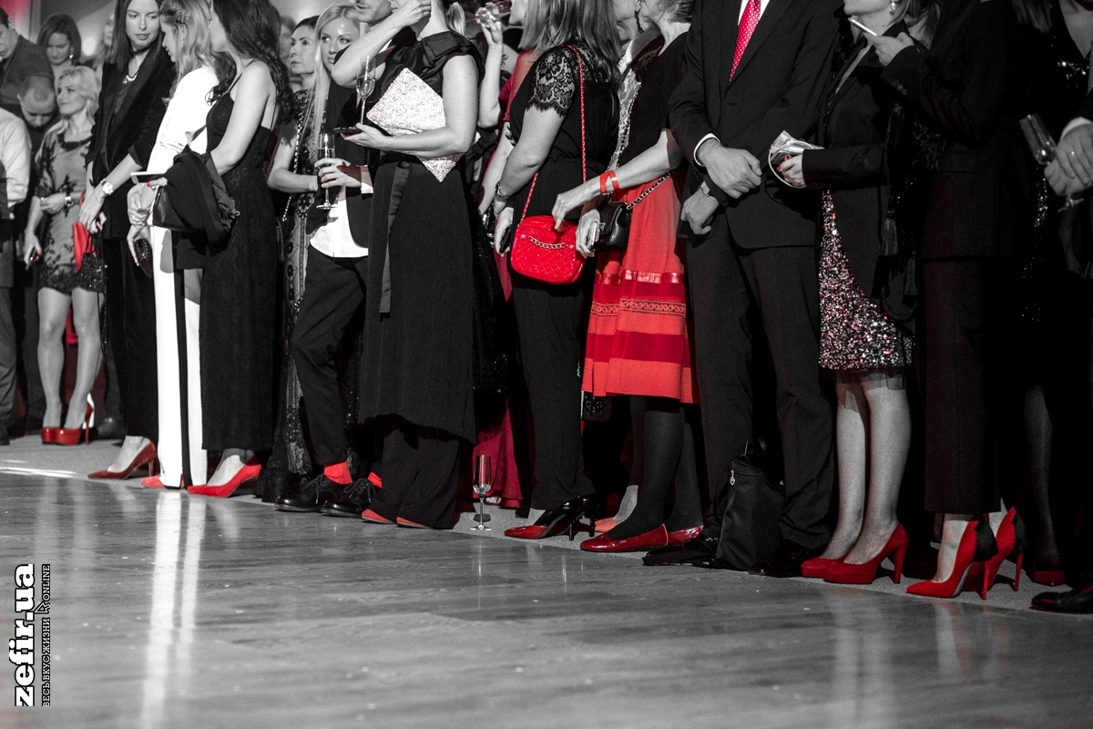 Red Shoes Christmas Dance