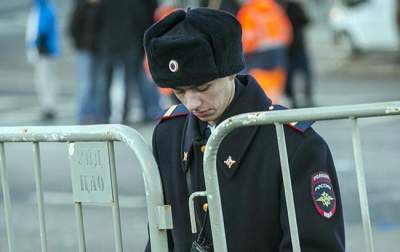 В России полицейского лишили премии из-за улыбки