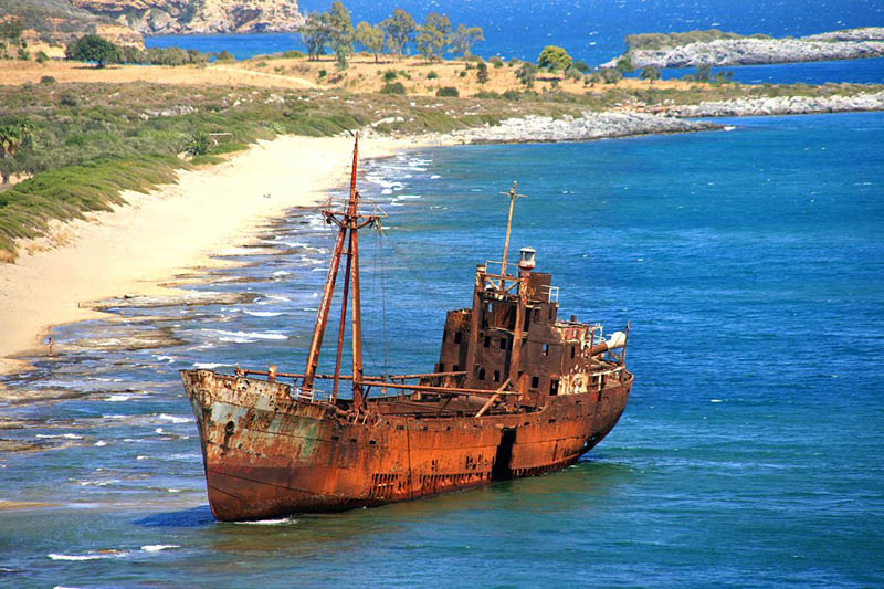 25 заброшенных кораблей в разных уголках мира