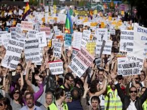 В Мадриде тысячи людей снова требуют реформ