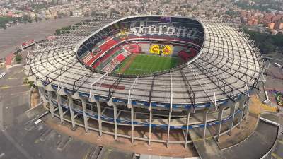 Самые красивые футбольные стадионы со всего мира. Фото