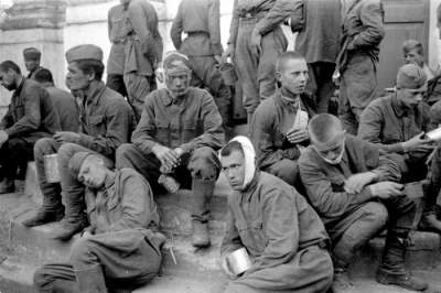 Немецкие и советские военнопленные в уникальных снимках. Фото