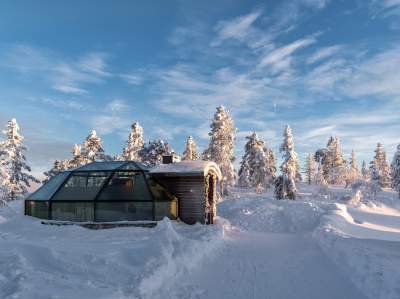 Стеклянная хижина посреди Лапландии. Фото