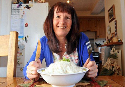 Женщина с пищевой аллергией 12 лет ест только рис