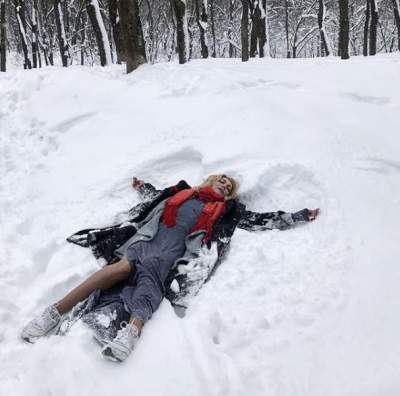 Травести-дива Монро упала в снег и сделала "бабочку"