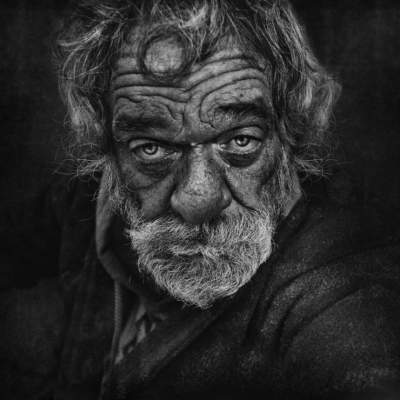 Проникновенные портреты бездомных. Фото