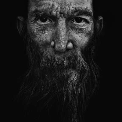 Проникновенные портреты бездомных. Фото