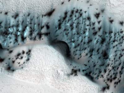 Фотограф восхитил «зимними» пейзажами Марса. Фото