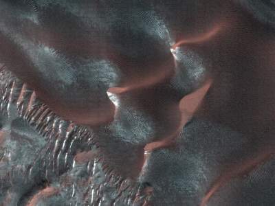 Фотограф восхитил «зимними» пейзажами Марса. Фото