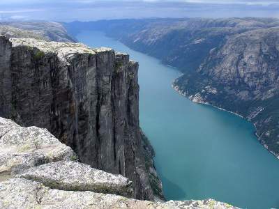 Завораживающая красота норвежских фьордов. Фото