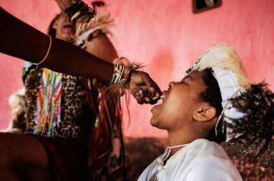 Необычные традиции целителей из Южной Африки. Фото