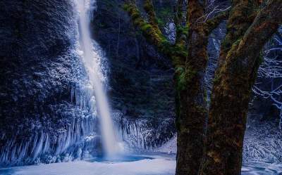 Завораживающие фото замерзших водопадов.Фото